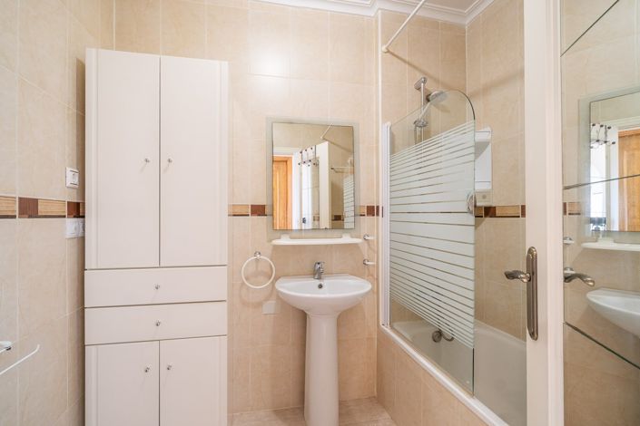 Image No.17-2 Bed Apartment for sale