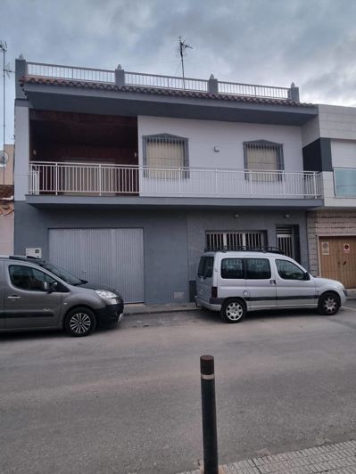 Image No.28-4 Bed Townhouse for sale