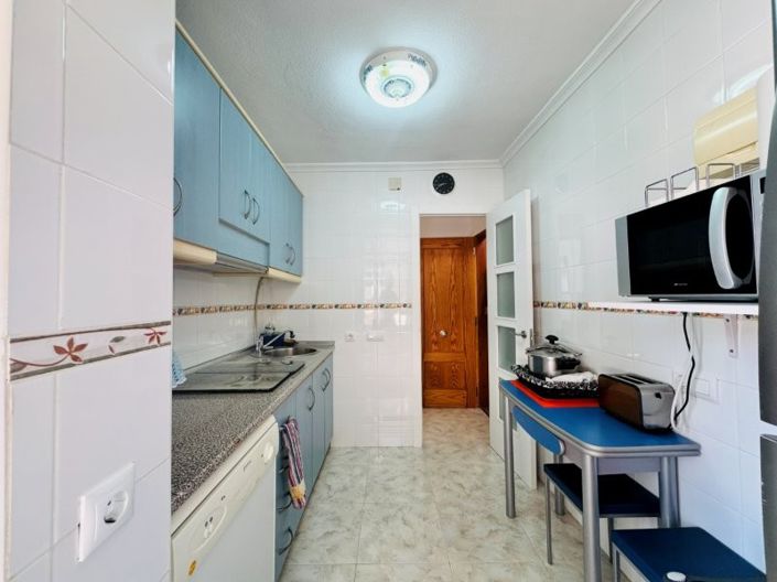 Image No.5-2 Bed House for sale