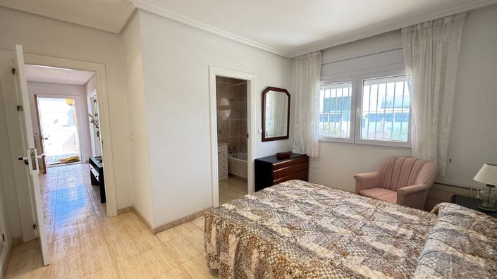 Image No.27-4 Bed Villa for sale