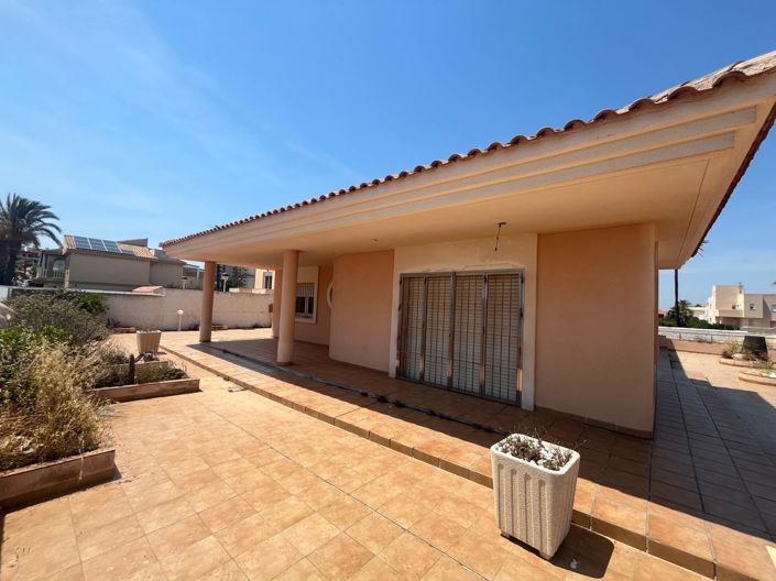 Image No.3-4 Bed Villa for sale