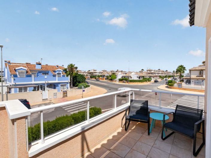 Image No.26-3 Bed Townhouse for sale
