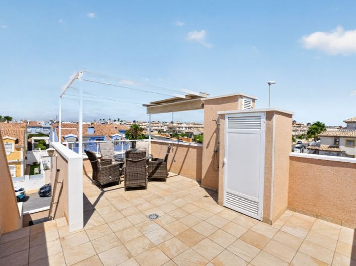Image No.30-3 Bed Townhouse for sale