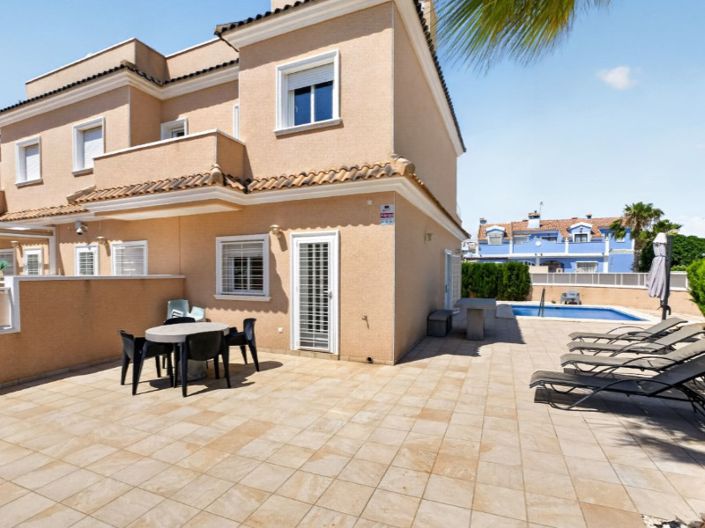 Image No.4-3 Bed Townhouse for sale