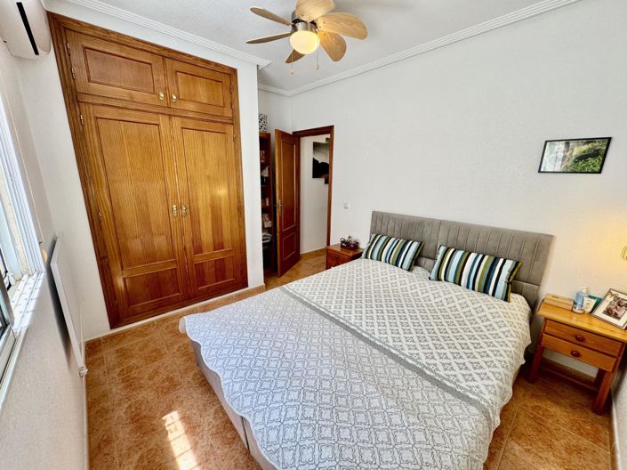 Image No.26-2 Bed Townhouse for sale