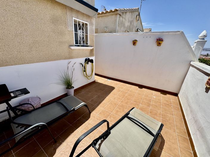 Image No.32-2 Bed Townhouse for sale