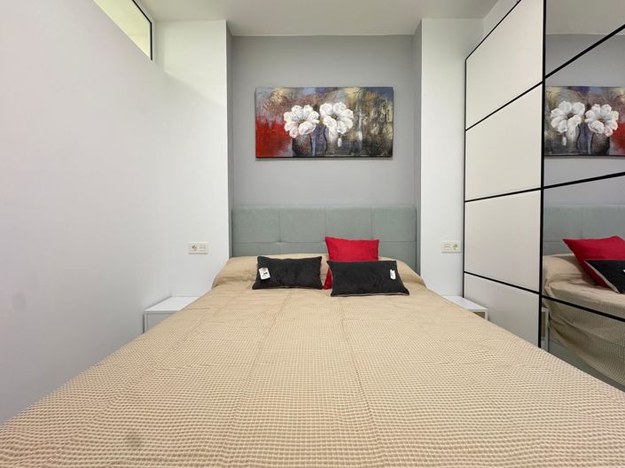 Image No.19-2 Bed House for sale