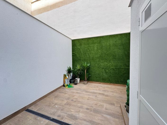 Image No.37-2 Bed House for sale
