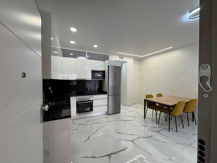 Image No.4-2 Bed House for sale