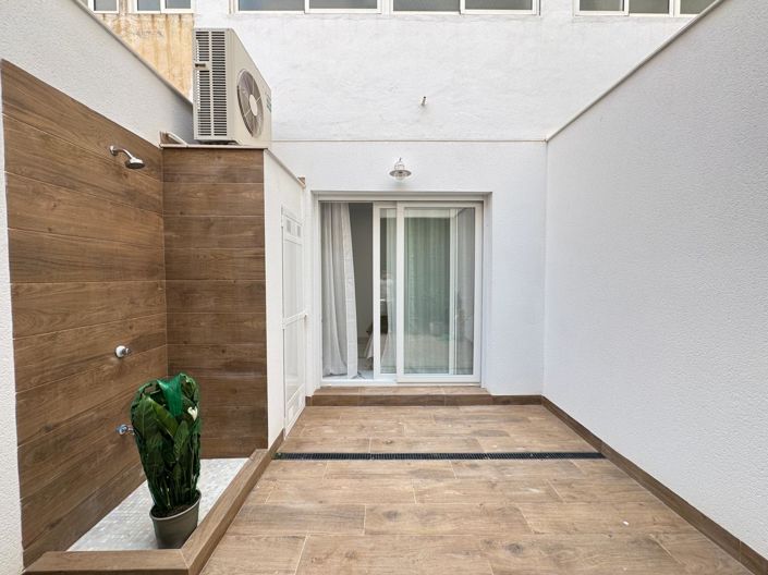 Image No.41-2 Bed House for sale