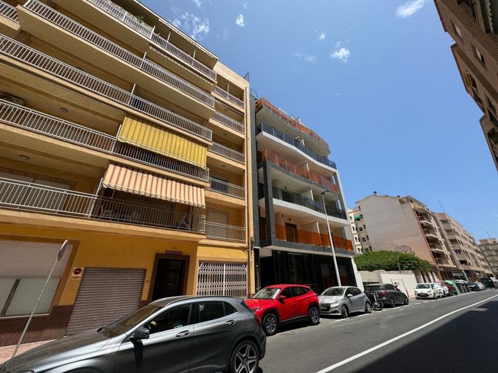 Image No.44-2 Bed House for sale