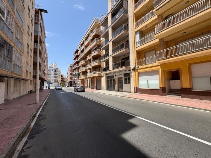 Image No.45-2 Bed House for sale