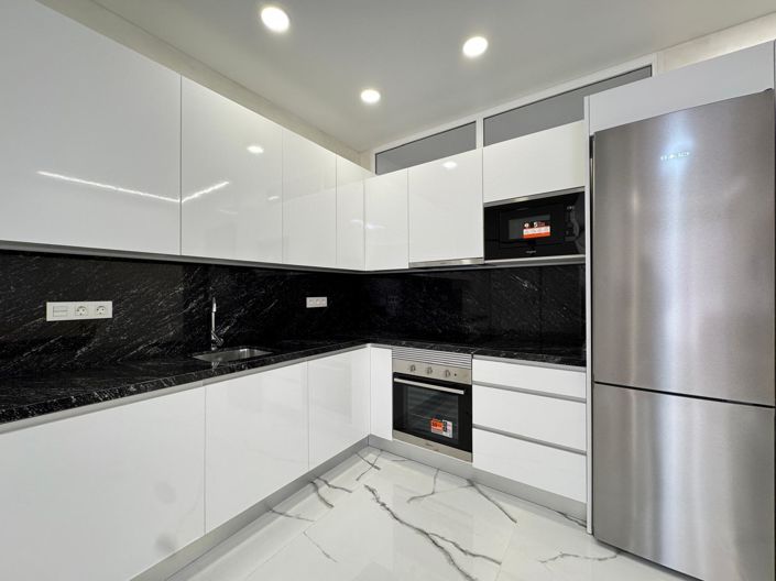 Image No.7-2 Bed House for sale
