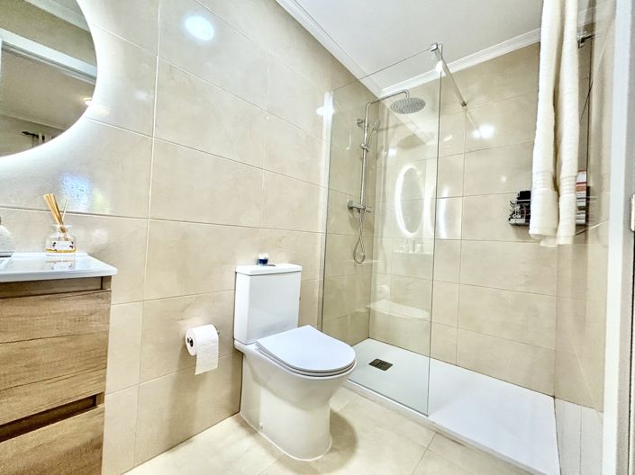 Image No.14-2 Bed House for sale