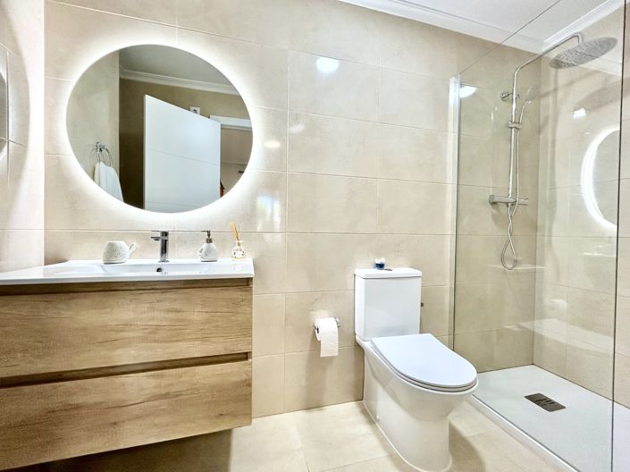 Image No.15-2 Bed House for sale