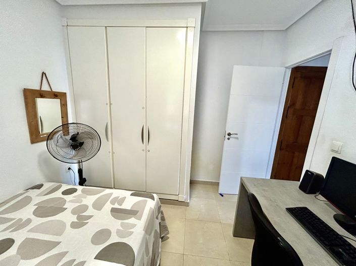 Image No.18-2 Bed House for sale