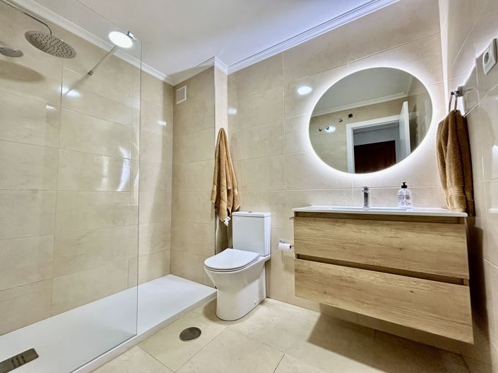 Image No.19-2 Bed House for sale