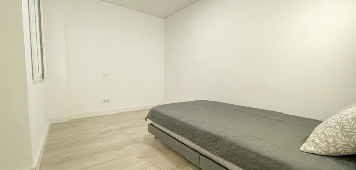 Image No.14-2 Bed Property for sale