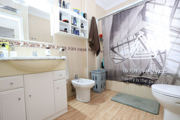 Image No.21-4 Bed House for sale