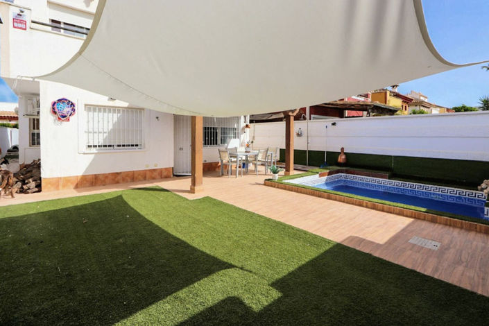 Image No.24-4 Bed House for sale