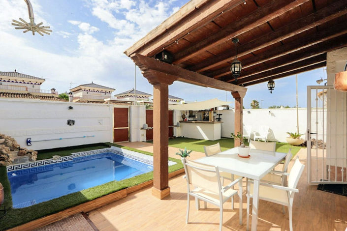 Image No.25-4 Bed House for sale