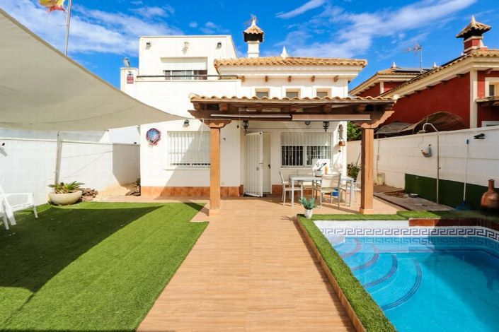 Image No.25-4 Bed Villa for sale