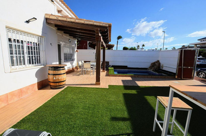 Image No.27-4 Bed House for sale