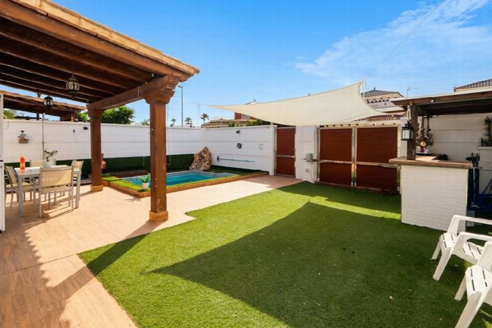 Image No.3-4 Bed Villa for sale