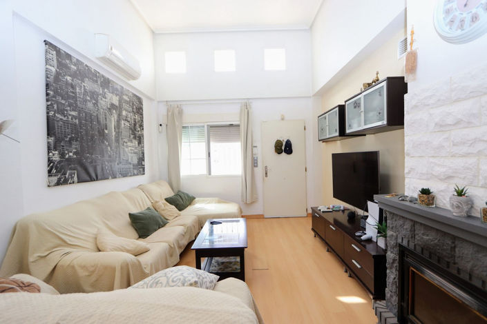 Image No.8-4 Bed House for sale