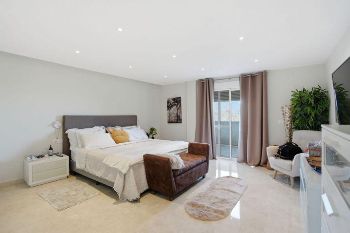 Image No.6-6 Bed Bungalow for sale