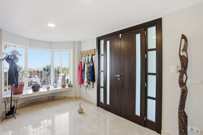Image No.8-6 Bed Bungalow for sale