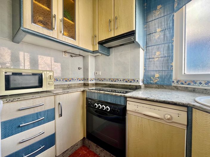Image No.10-3 Bed House for sale