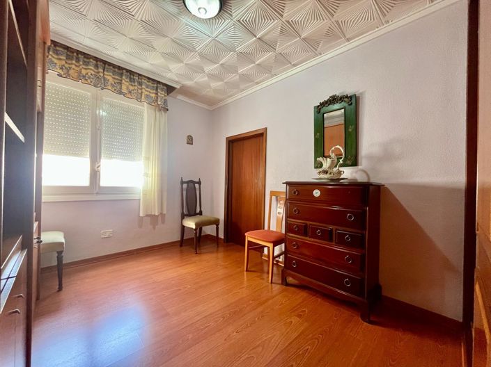 Image No.13-3 Bed House for sale