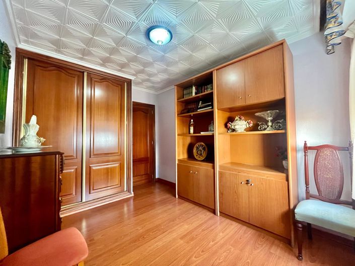 Image No.14-3 Bed House for sale