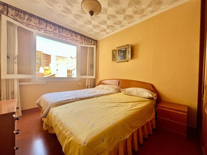 Image No.15-3 Bed House for sale