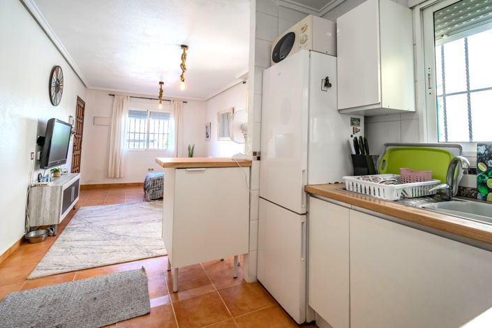 Image No.16-3 Bed House for sale