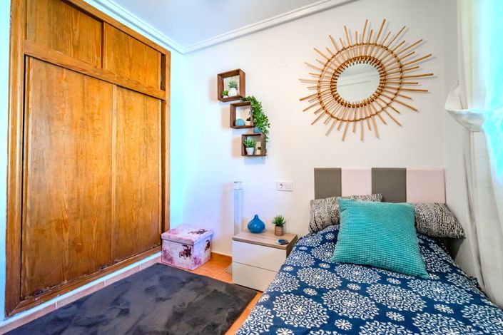 Image No.18-3 Bed House for sale