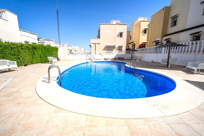 Image No.3-3 Bed House for sale