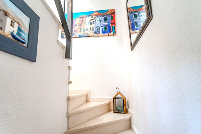 Image No.21-3 Bed House for sale