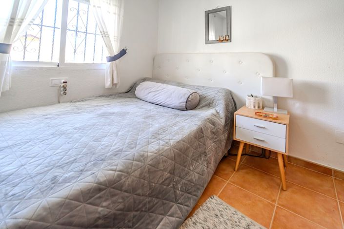 Image No.24-3 Bed House for sale