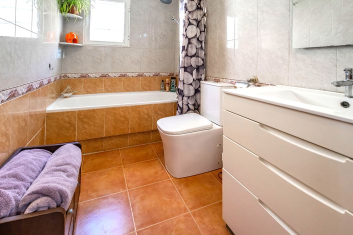 Image No.31-3 Bed House for sale