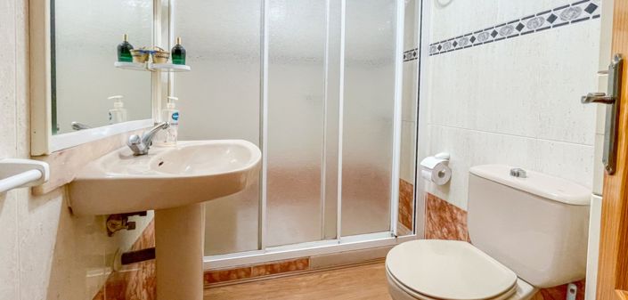 Image No.16-3 Bed House for sale