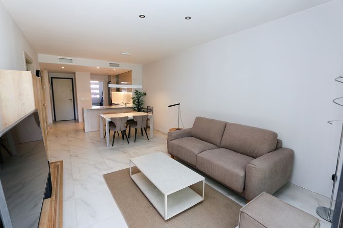 Image No.11-2 Bed House for sale