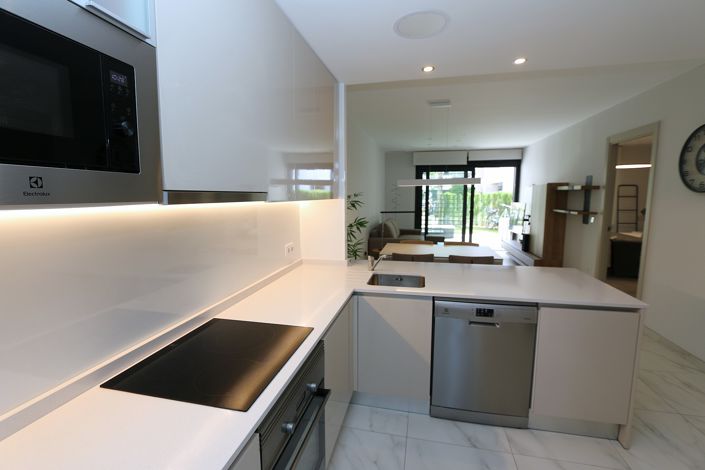 Image No.17-2 Bed House for sale