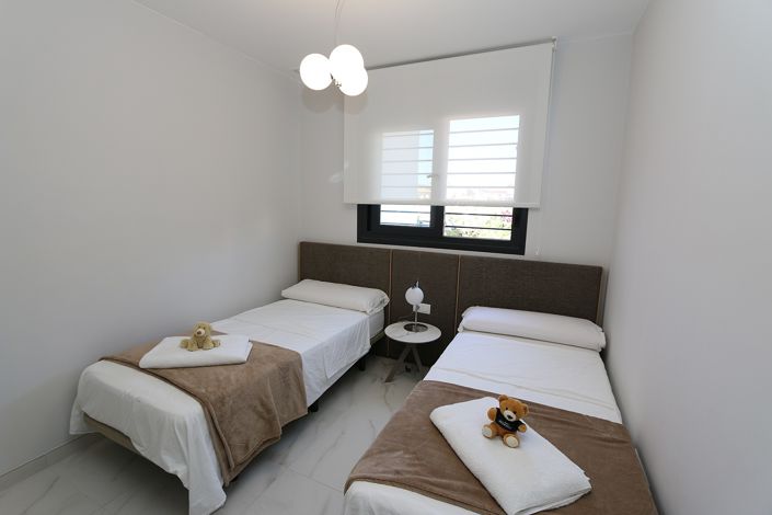 Image No.22-2 Bed House for sale