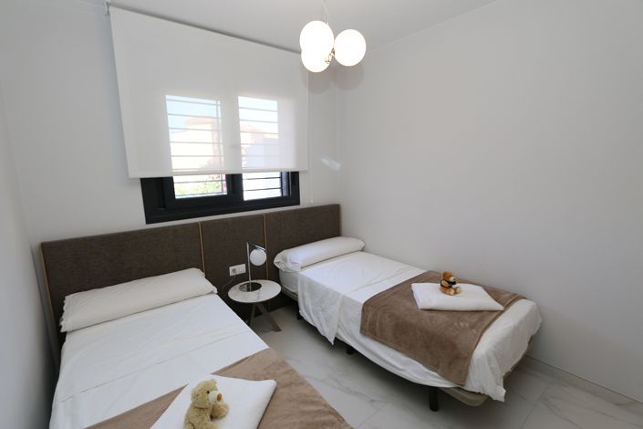Image No.23-2 Bed House for sale