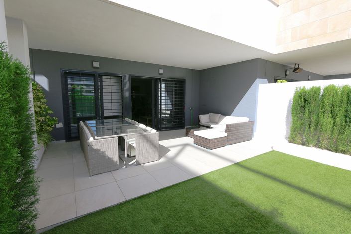 Image No.7-2 Bed House for sale