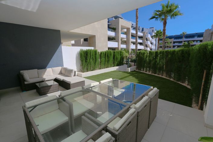 Image No.8-2 Bed House for sale