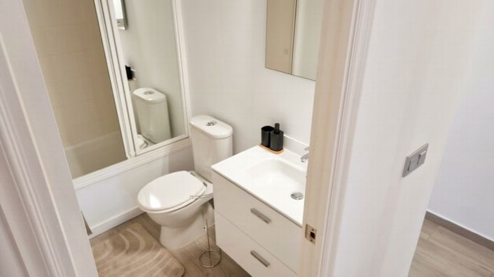 Image No.32-3 Bed Property for sale
