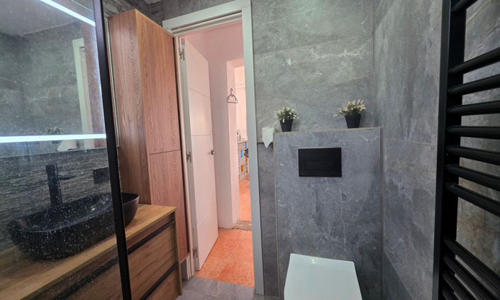 Image No.18-2 Bed House for sale